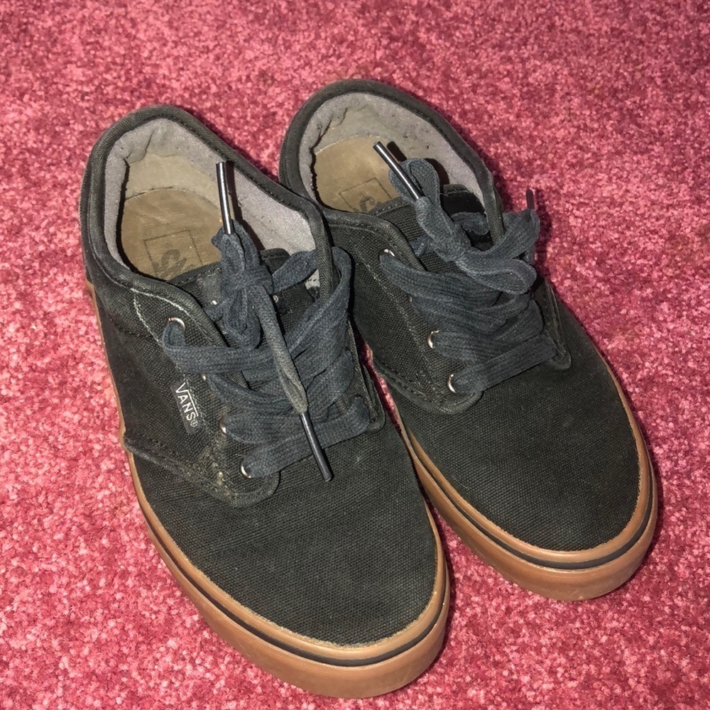 Vans tennis shoes